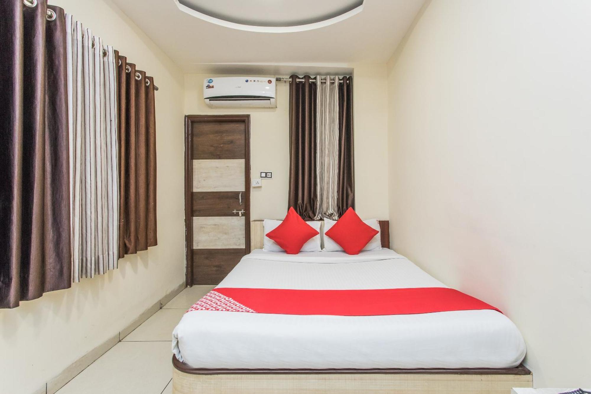 Hotel Mehar Residency Indore Eksteriør bilde