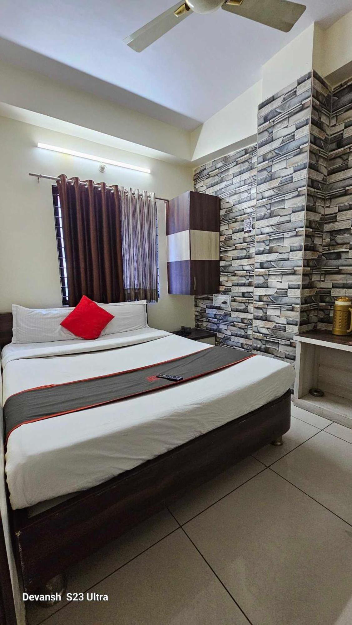Hotel Mehar Residency Indore Eksteriør bilde
